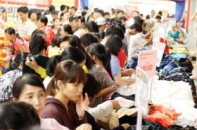 Nhà bán lẻ ngoại tấp nập cập bến Bình Dương