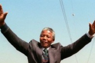 Cựu Tổng thống Nam Phi Nelson Mandela qua đời