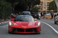 LaFerrari giá 1,69 triệu USD dạo phố Monaco