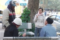 Ôsin bệnh viện: Thu nhập cao nhưng lệ ướt tràn mi