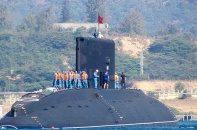 Tàu Kilo có thể bắn tên lửa đa mục tiêu, địa hình