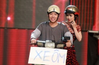 Trấn Thành chạy xe ôm kiếm tiền tiêu Tết