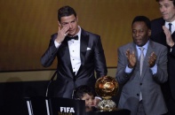 Vượt mặt Messi, Ronaldo đoạt Quả Bóng vàng 2013, Pele nhận Quả Bóng vàng danh dự