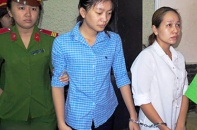 Xét xử lưu động 2 bảo mẫu bảo mẫu "tra tấn" trẻ (trực tiếp)
