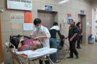 Kinh hoàng ngộ độc rượu trong "tháng ăn chơi"