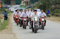 Tìm dàn môtô khủng phạm luật hộ tống đám rước dâu