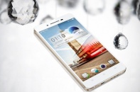 Chọn smartphone đẹp làm quà ngày 8/3