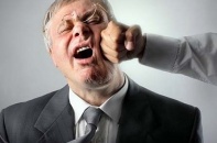 Trào lưu bệnh hoạn: Đấm người lạ bất tỉnh, quay clip để khoe