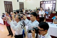 Ngăn cản phóng viên tác nghiệp ở tòa: Thông tư cao hơn Luật?!