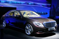 Khách hàng 10 năm mua 11 xe tố bị Mercedes “bỏ rơi”