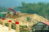 Giá cao ngất ngưởng, cát xây dựng vẫn “cháy” hàng