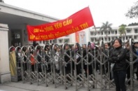 Hòa giải kém, người lao động phải "đi tắt" bằng đình công