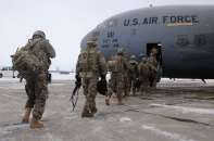 NATO cắt hợp tác với Nga, Mỹ tăng quân ở Đông Âu