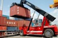 ­Hàng xuất nhập khẩu cõng thêm chục tỷ USD chi phí logistics