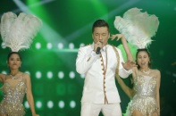 Ca sĩ Lam Trường cháy hết mình với hàng loạt bản hit