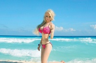 Cô gái có ngoại hình giống hệt búp bê Barbie là có thật