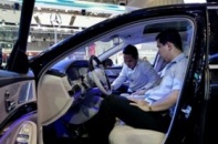 Ô tô hạng sang được nhập khẩu ồ ạt vào Việt Nam