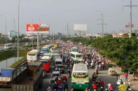 Hàng ngàn người dân rời TP. HCM tranh thủ về thăm quê