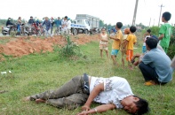 Kinh hoàng tài xế xe khách say khướt, đánh võng 30 km mới "hạ cánh"