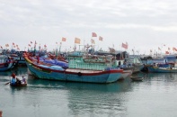 Tàu Trung Quốc lại tấn công, cướp tài sản của ngư dân Việt
