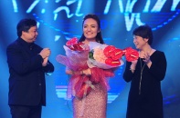 Nhật Thủy chiến thắng trong gang tấc, đoạt ngôi Quán quân Vietnam Idol 2014