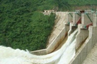 Tăng ràng buộc khi cho vay lĩnh vực “nhạy cảm”