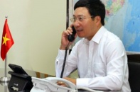 Phó Thủ tướng, Bộ trưởng Ngoại giao Việt Nam điện đàm với người đồng cấp của 3 nước