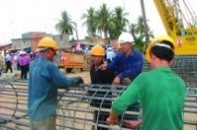 Giá vật liệu xây dựng “leo thang” mùa cao điểm