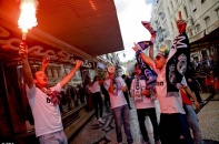 Chùm ảnh: Fan Real và Atletico khuấy động Lisbon