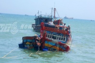 Tàu lạ đâm, một ngư dân Lý Sơn tử nạn, một mất tích