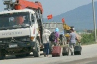 Thủ tướng: Thêm giải pháp hỗ trợ DN thiệt hại
