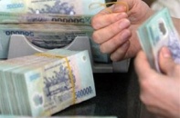 Ế vốn, ngân hàng lùng sục khách hàng