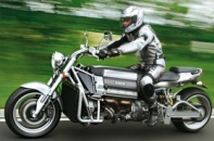 Môtô "khủng" độ bằng động cơ BMW V8