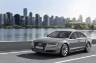 Audi A8 2015 chuẩn bị lăn bánh