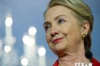 Bà Hillary Clinton viết hồi ký, đề nghị Obama chấm dứt cấm vận chống Cuba
