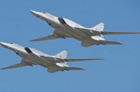 Máy bay ném bom Tu-22M3 Nga “dằn mặt” Mỹ trên biển Đen