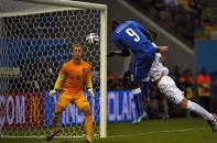 Marchisio và Balotelli tỏa sáng hạ đo ván "Sư tử Anh"