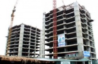 Độc chiêu “thoát xác” để hồi sinh của AZ Land