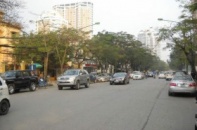 Hà Nội thay đổi phương án để xe ô tô dưới lòng đường