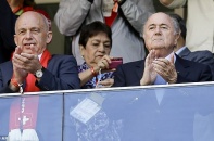 Quan chức FIFA "xà xẻo" lợi nhuận World Cup tự tăng lương gấp đôi