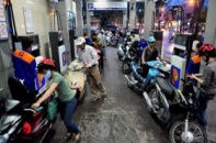 Xăng tăng giá bất ngờ trước khi Quốc hội bế mạc