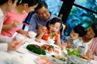Chuyện về bữa cơm chung nhân Ngày Gia đình Việt Nam