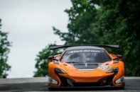 Cận cảnh siêu xe đua McLaren 650S GT3