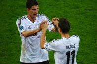 Đức vs Algeria: Xe tăng rửa hận cho tiền bối?