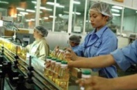 Kinh tế 6 tháng: Thoát đáy trong thách thức