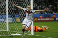 Đức 2-1 Algeria: Cỗ xe tăng Đức ì ạch tiến vào tứ kết