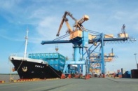 Mặt trái của tấm huân chương xuất siêu, lạm phát thấp