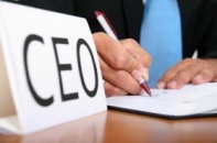 CEO bảo hiểm trước áp lực "rời ghế"