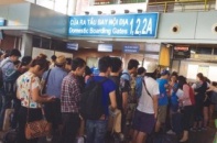 Hủy chuyến: Hành khách "sôi máu", hàng không lao đao
