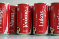 Lon Coca-Cola in tên tuyển thủ Đức thành hàng hot